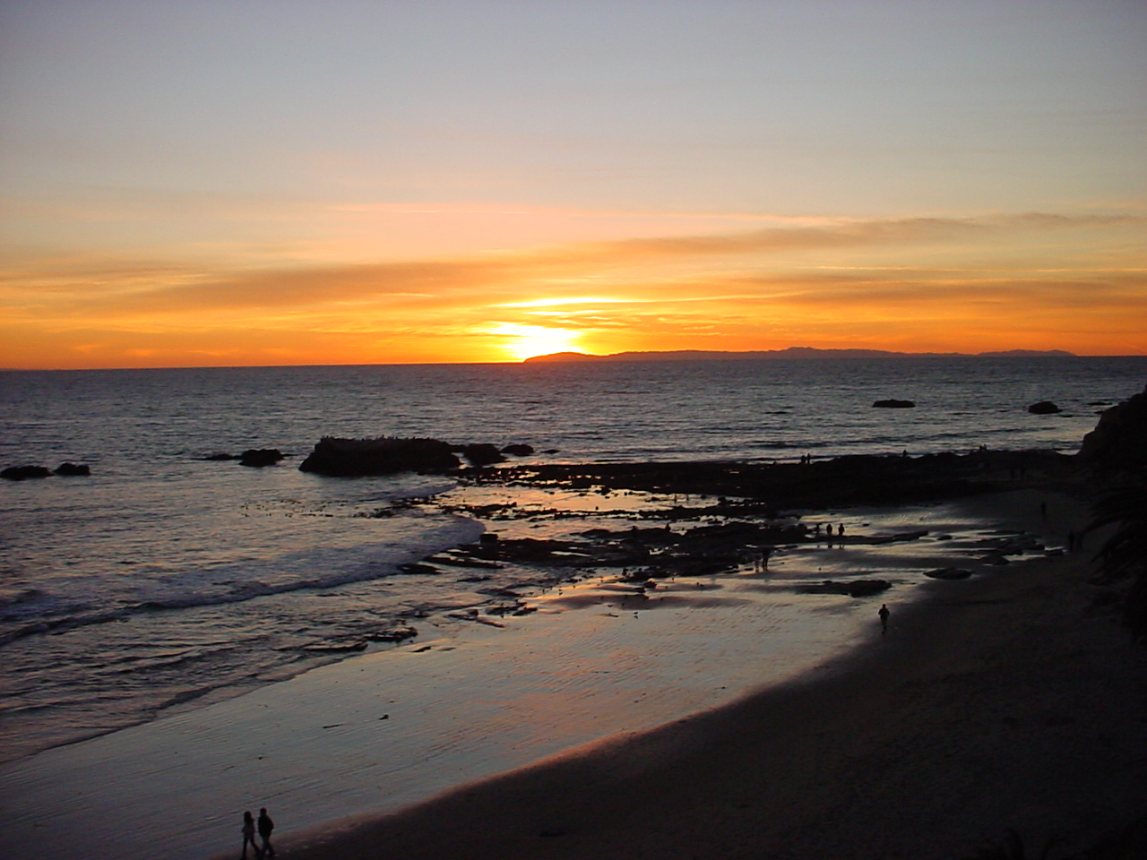 A sunset in December 2007, as seen from Laguna Beach, looking westward toward Santa Catalina Island.